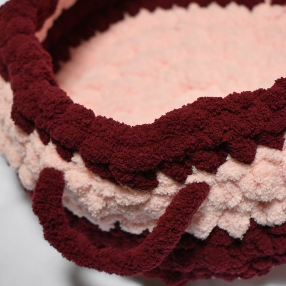 HAND CRAFTED Cochet Pet bed with Handles - Picture 9 of 9